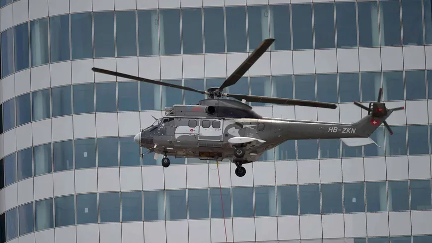 France Bleu : Un hélicoptère Super Puma dans le ciel de Paris ce dimanche