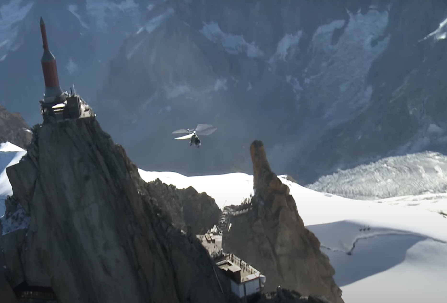 SAF Levage : le super puma de SAF Hélicoptères (vidéo)